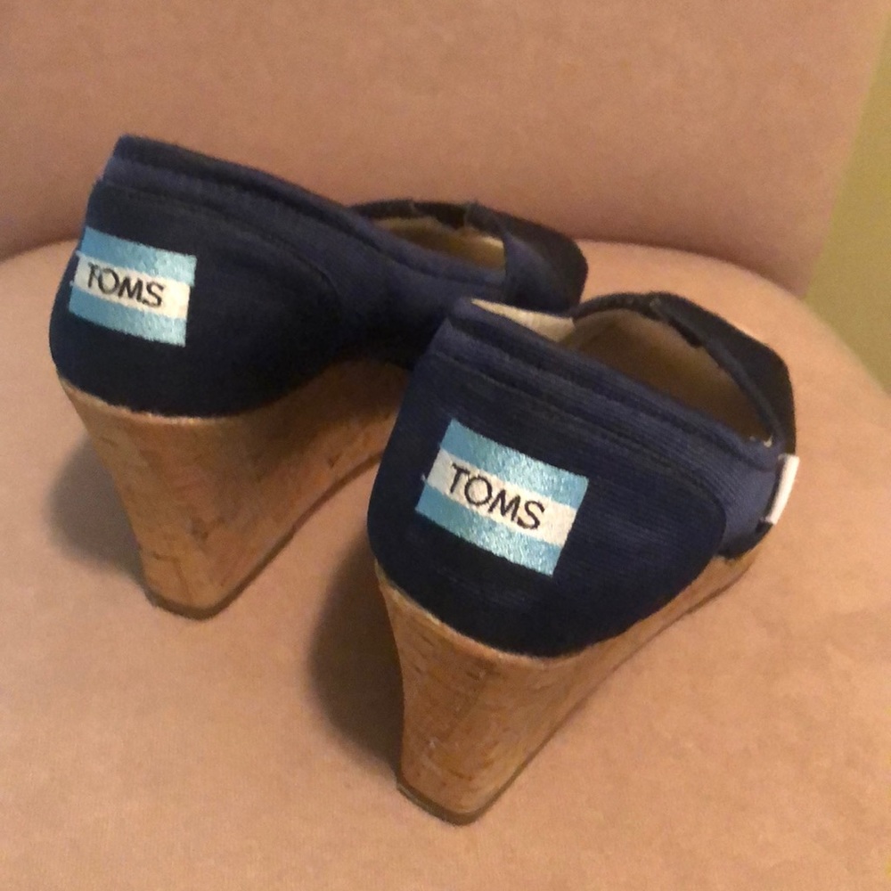 Tom's cork wedges navy size 8